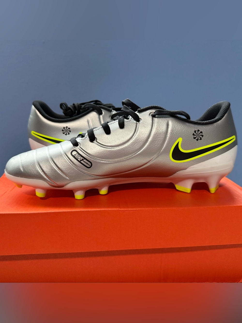Nike Tiempo Legend 10 Club FG/MG Cleats Silver Volt Men’s 7